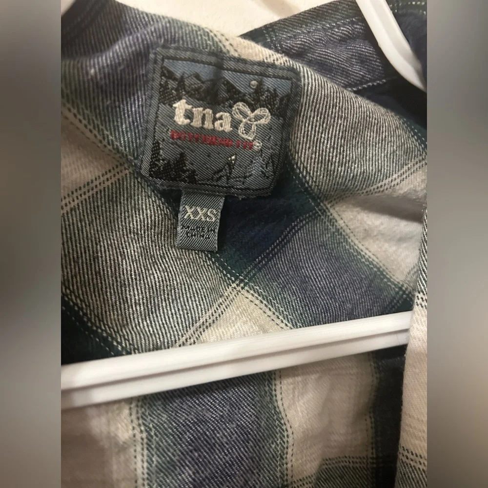 TNA Aritizia Plaid Button-Up Shirt in White/Blue, Size Women’s XXS - Picture 3 of 4